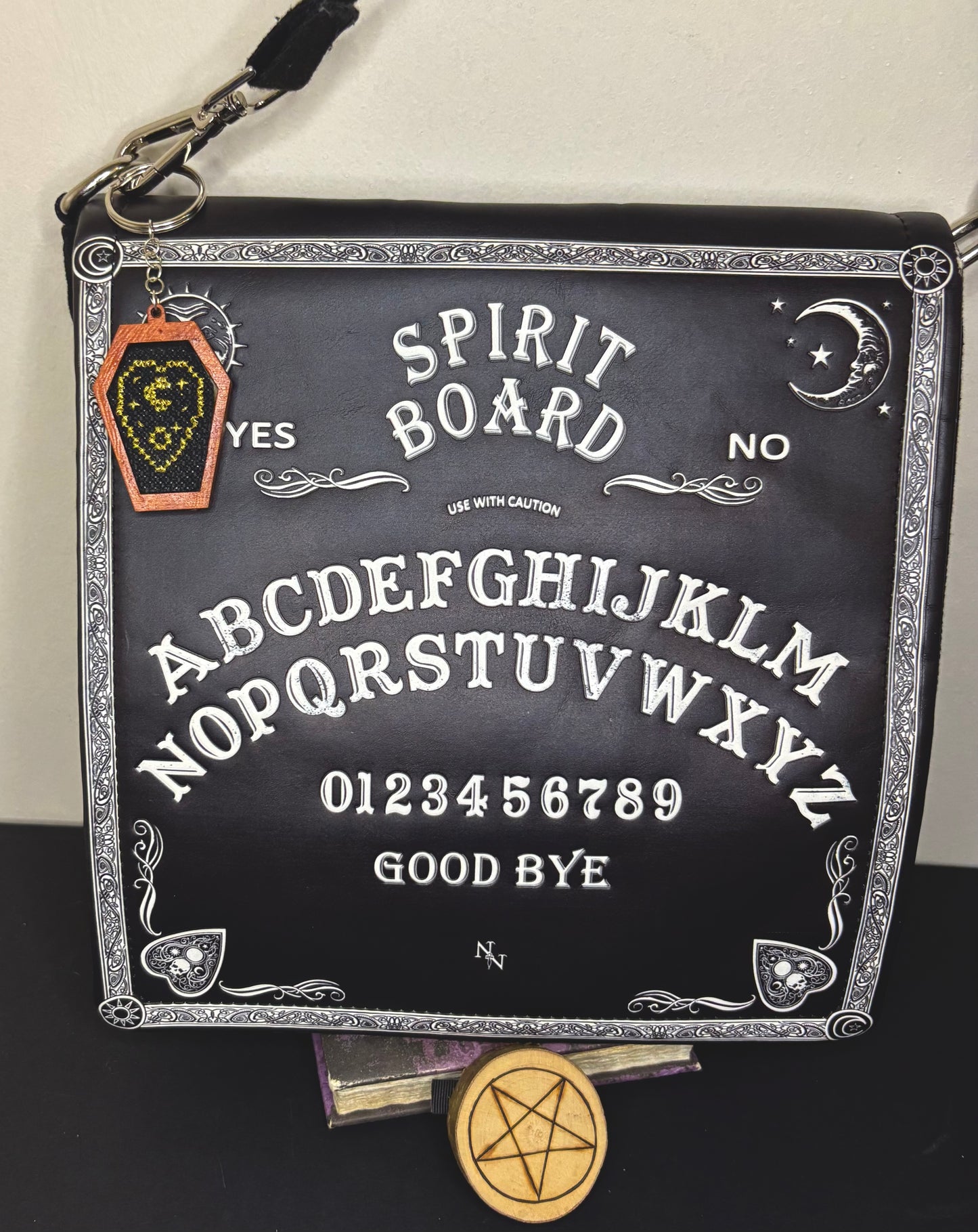 Planchette coffin keychain