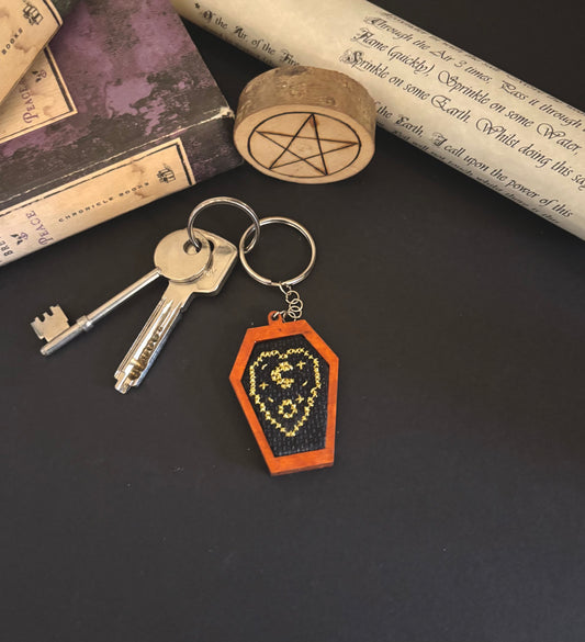 Planchette coffin keychain