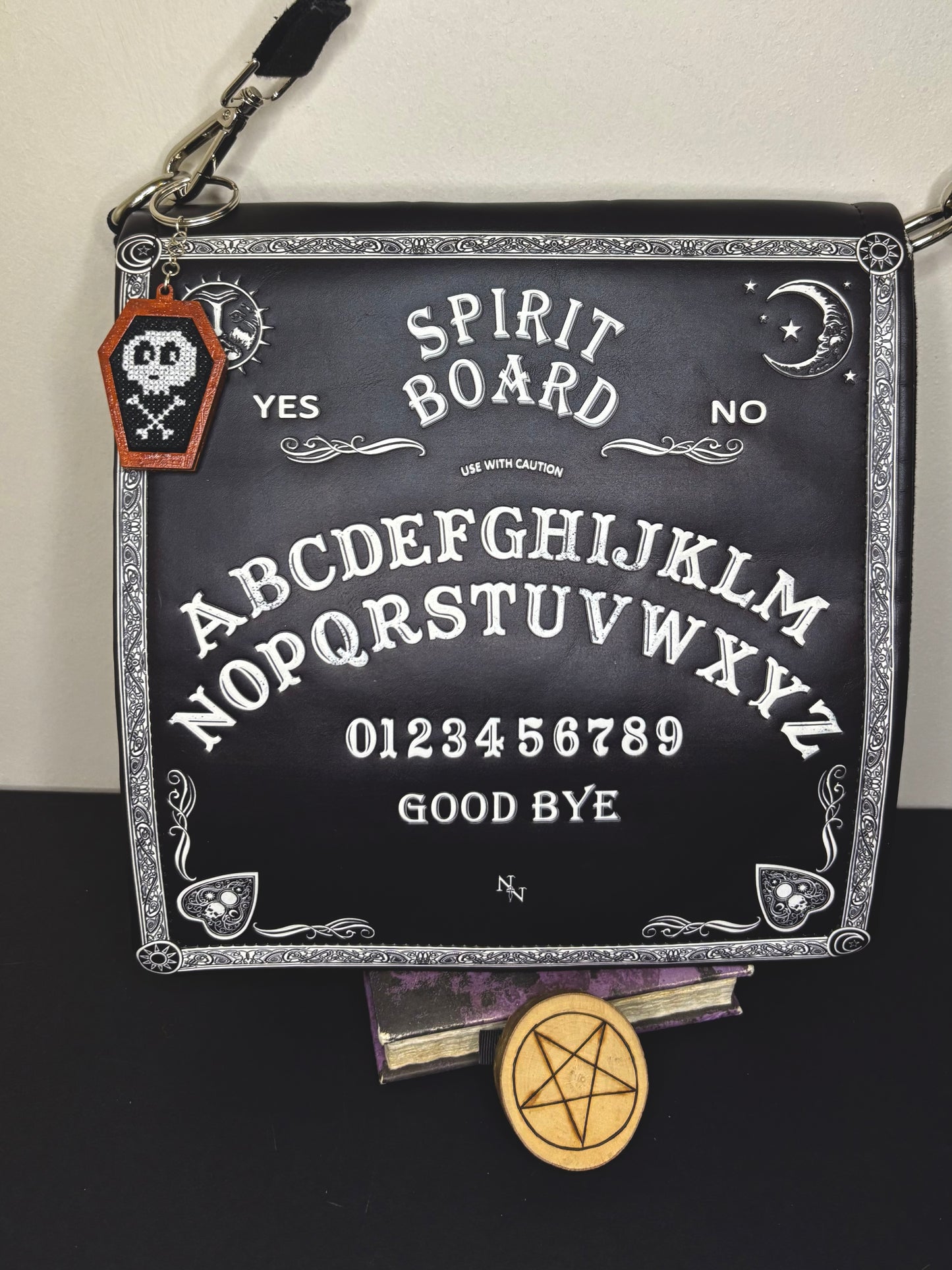Skull coffin keychain